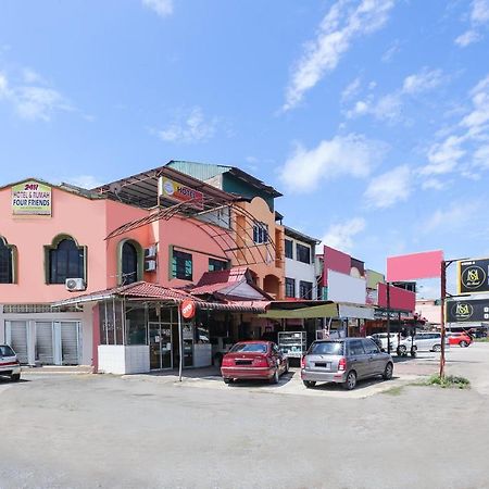 Oyo 90321 Hotel Bajet Sri Manal Tanah Merah  Ngoại thất bức ảnh